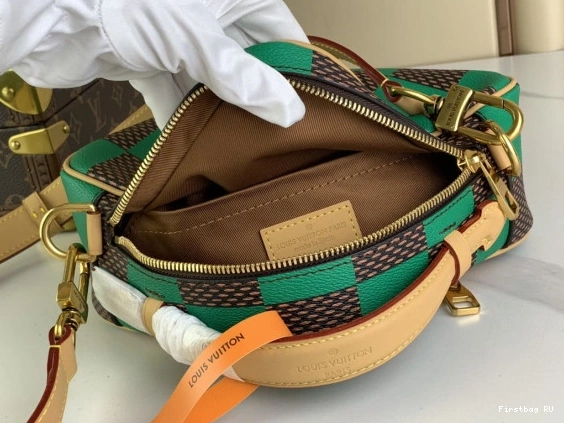 First bag ru LOUIS Chess Messenger-24*24*8CM VUITTON 0723